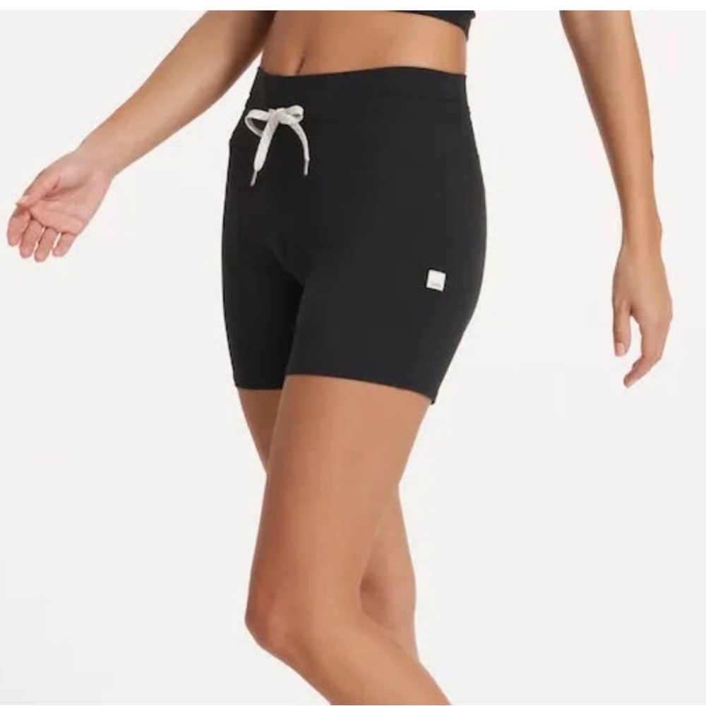Vuori Black Heather Halo Vintage Shorts - NWT